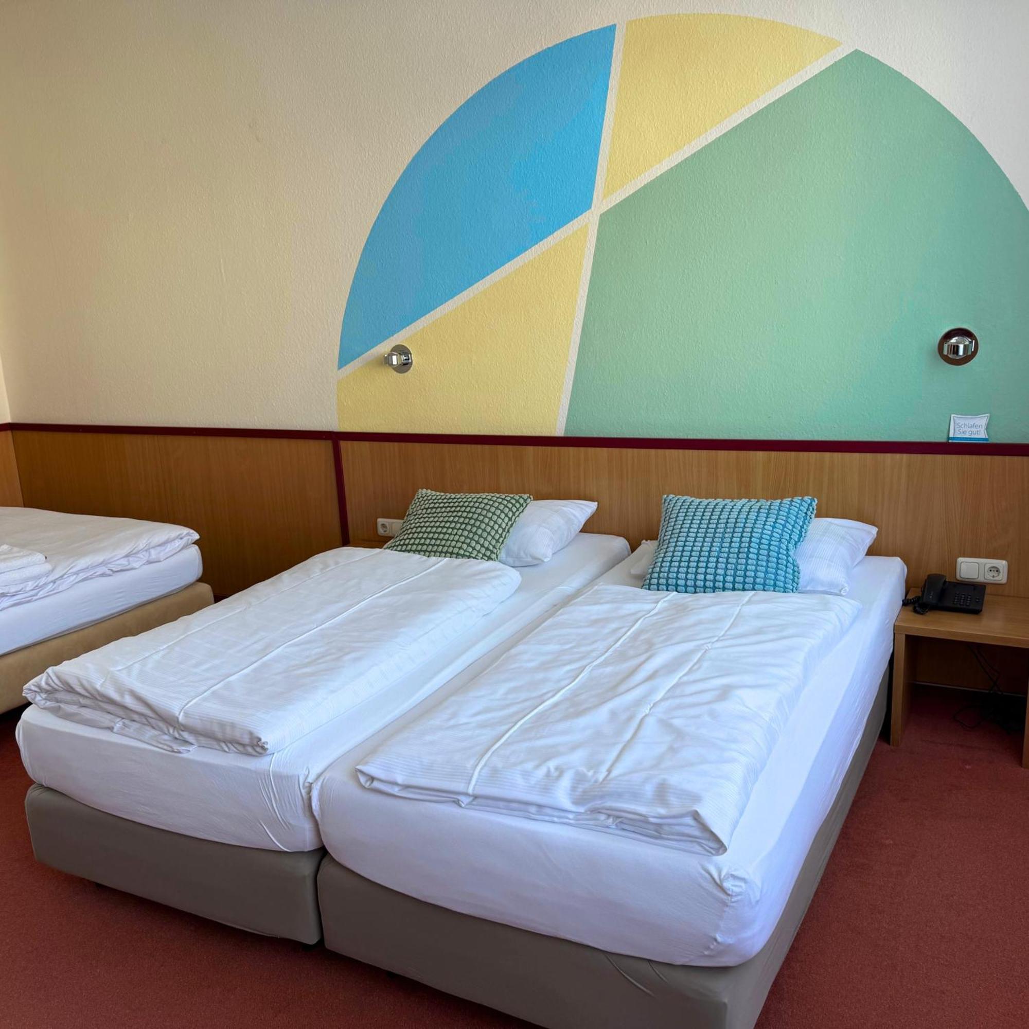 Colourful Hotel Bielefeld Quarto foto