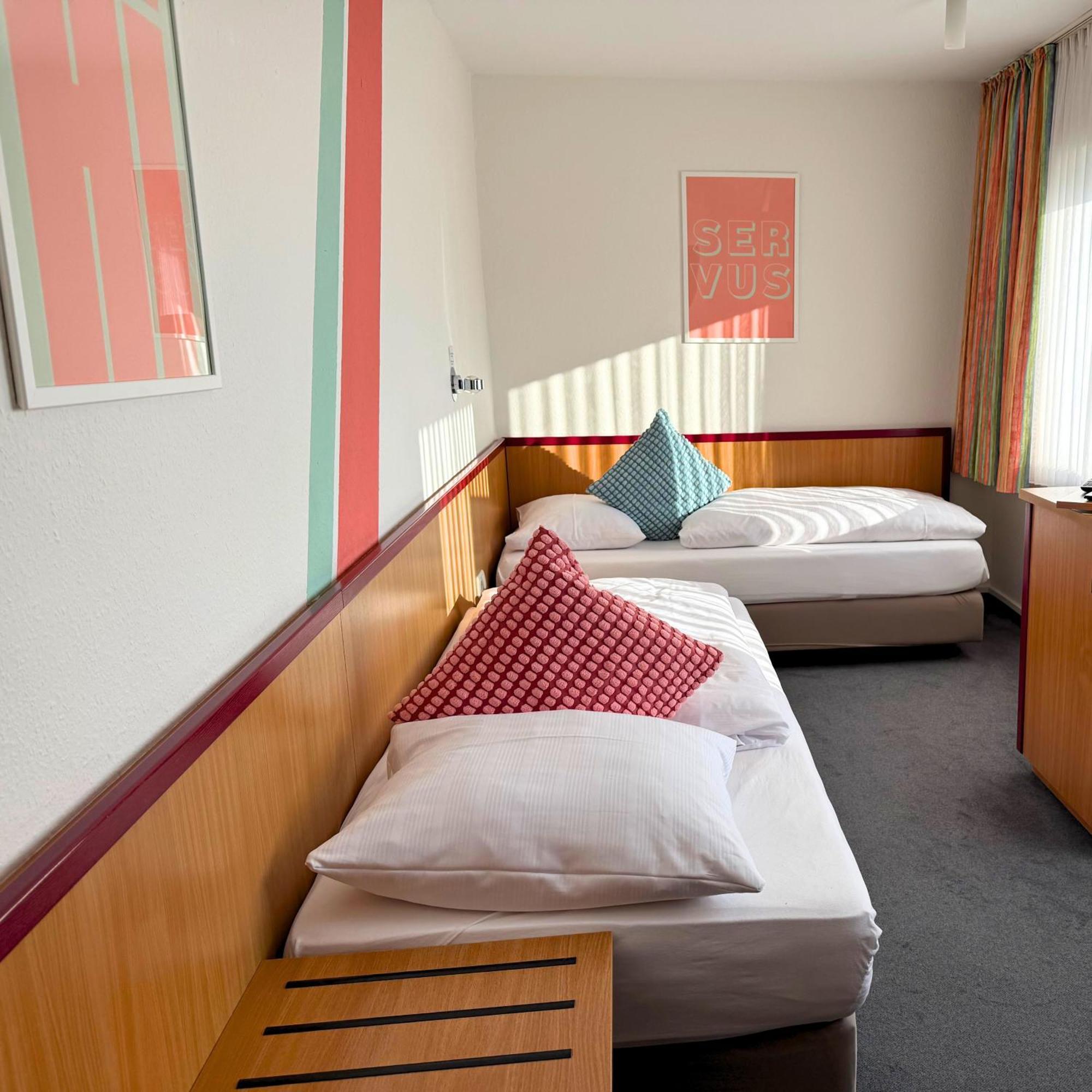 Colourful Hotel Bielefeld Exterior foto